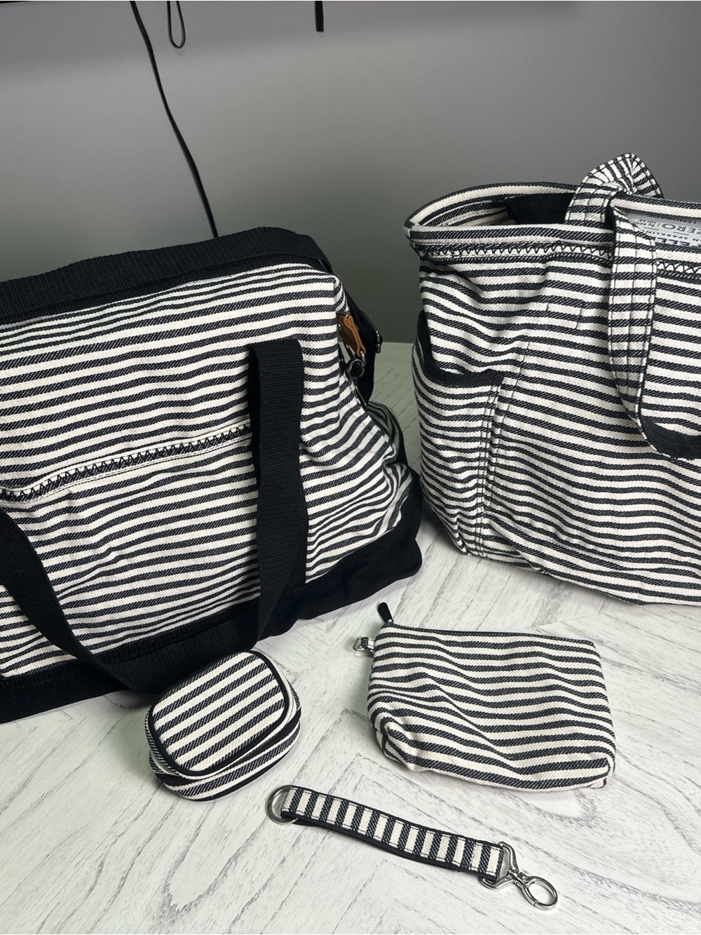 thirty-one Black and White Striped Tote Set